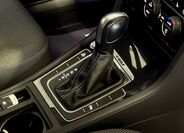Volkswagen Golf 16