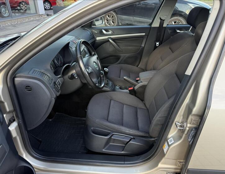 Škoda Octavia 10