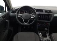 Volkswagen Tiguan 9