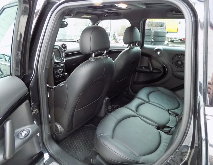 Mini Countryman 11