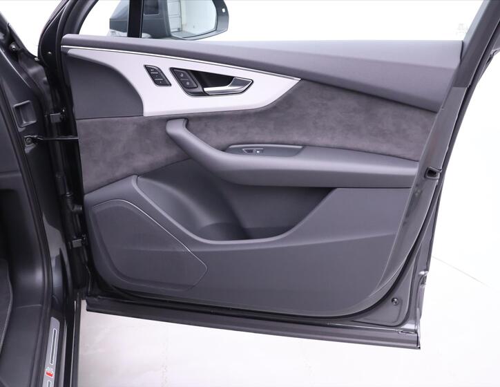 Audi SQ7 14