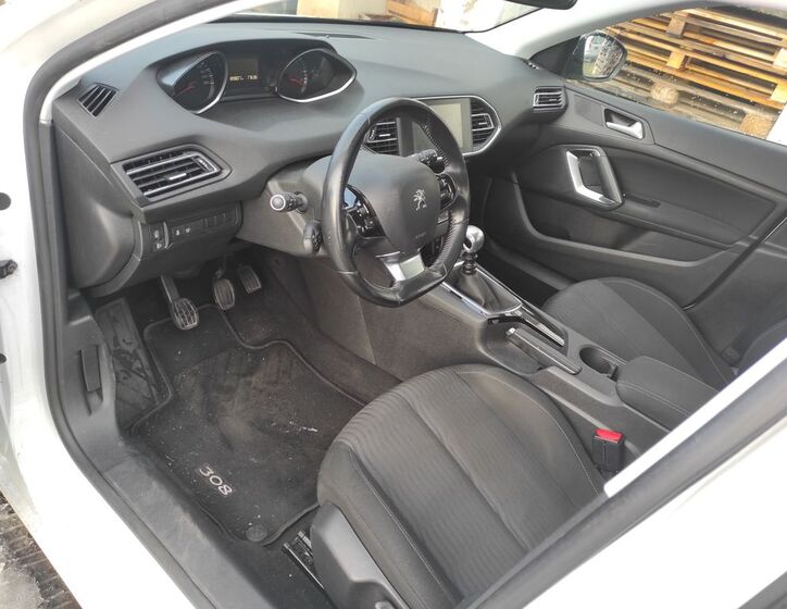 Peugeot 308 9