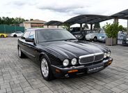 Jaguar XJR 8