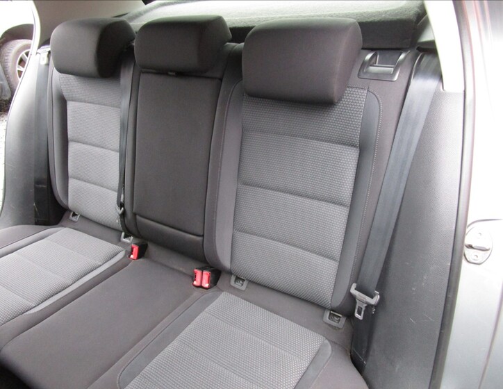 Volkswagen Golf 26
