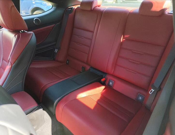 Lexus RC 300h 35