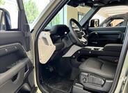 Land Rover Defender 13