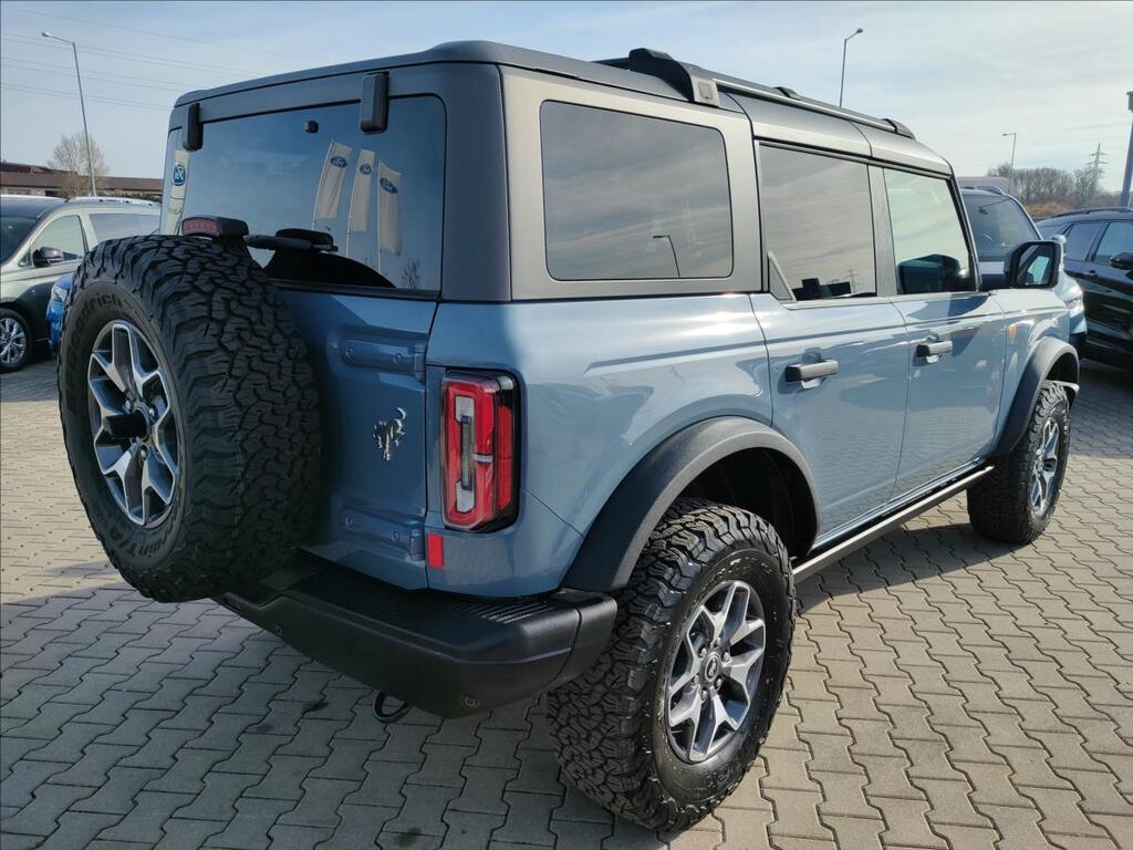 Ford Bronco 5