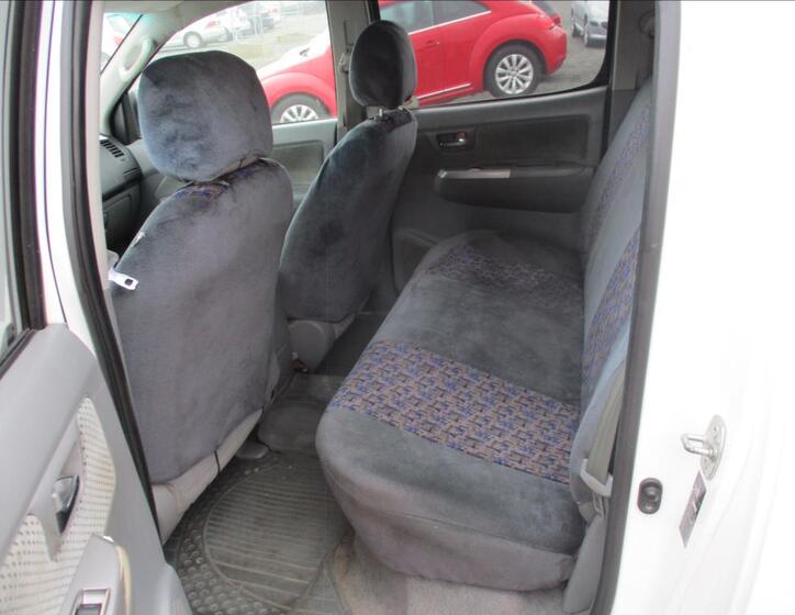 Toyota Hilux 11