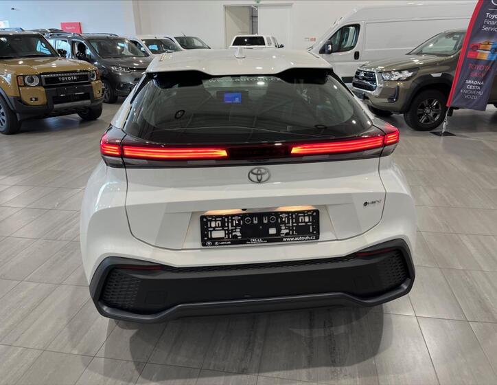 Toyota C-HR 6