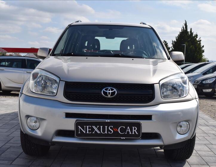 Toyota RAV4 2