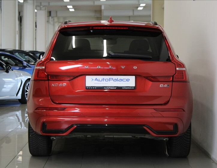Volvo XC60 4