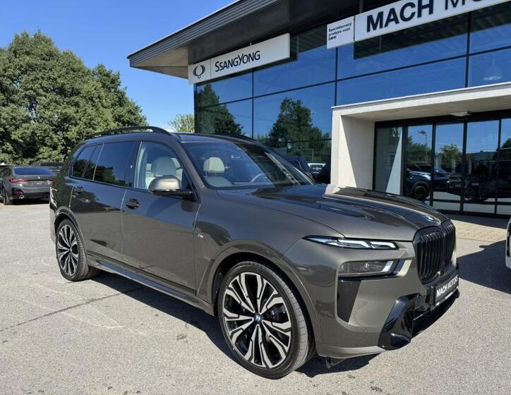 BMW X7 10