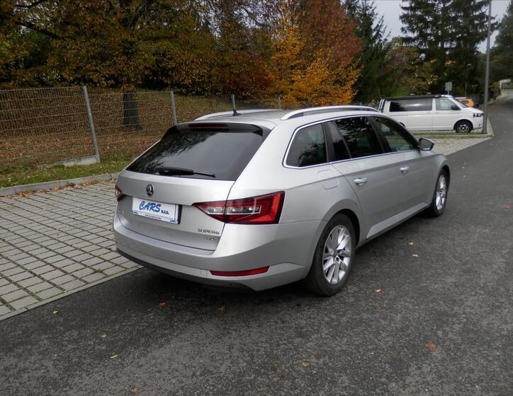 Škoda Superb 9