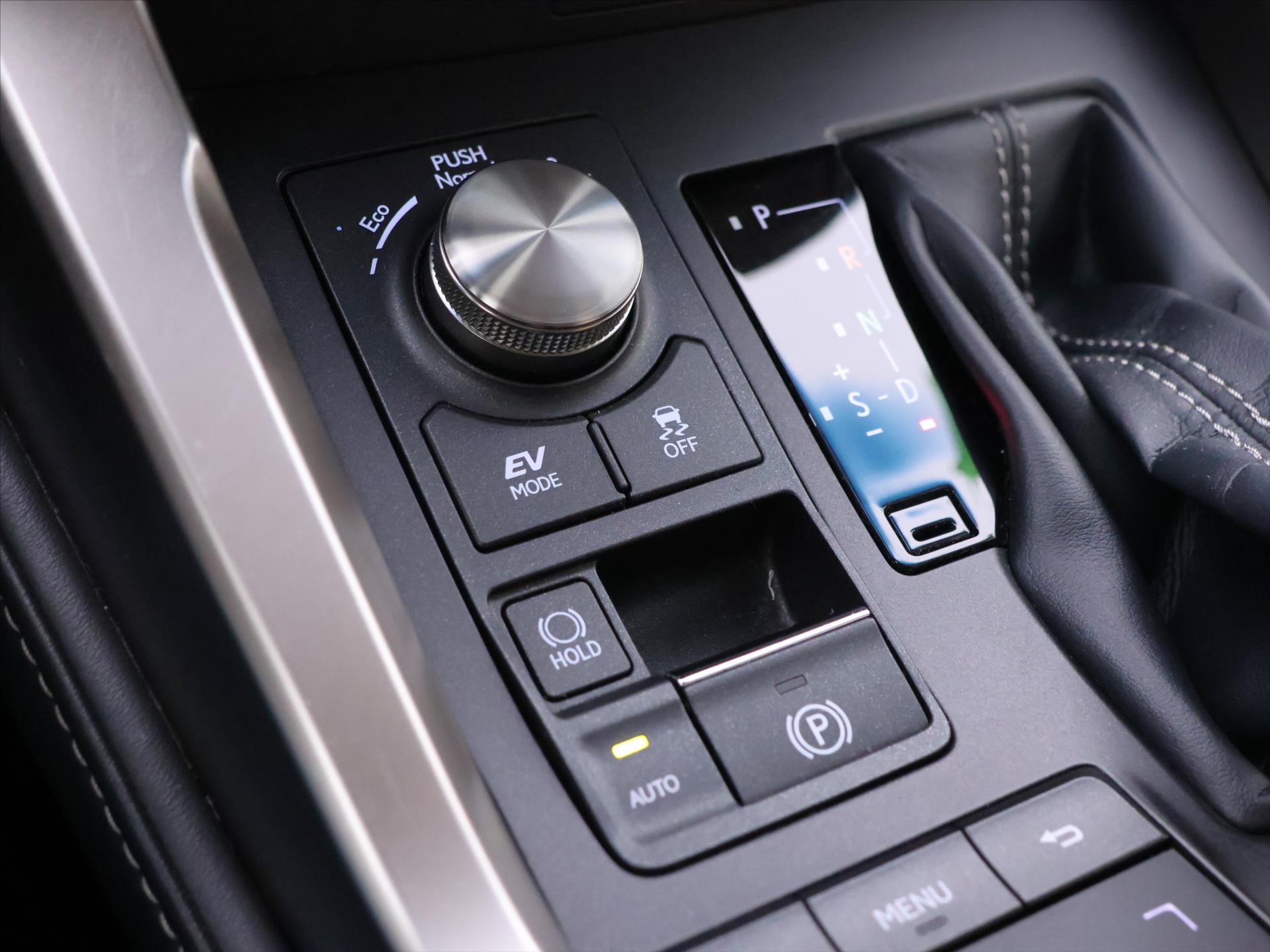 Lexus NX 300h