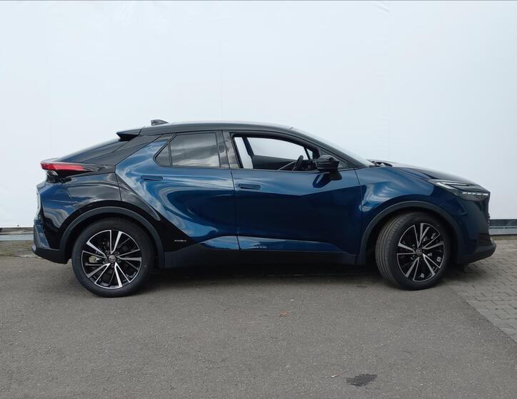 Toyota C-HR 2