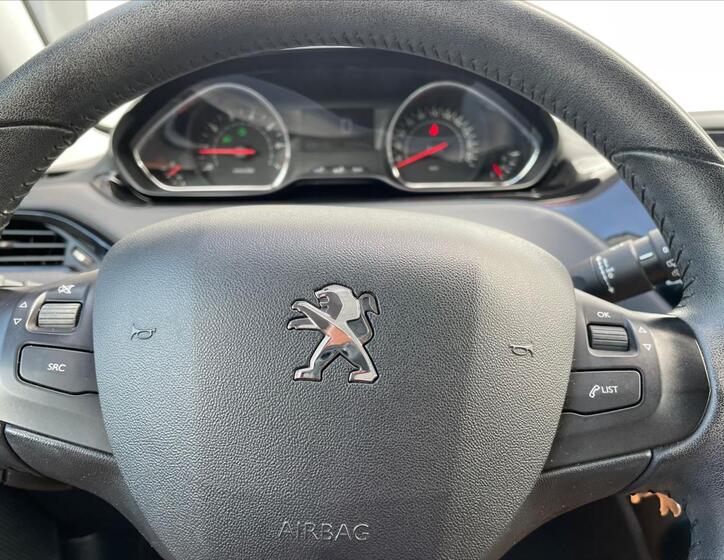 Peugeot 208 19