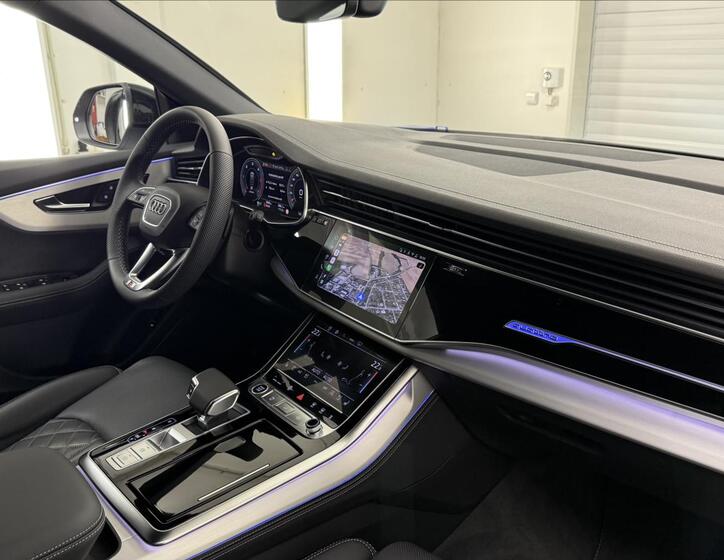 Audi Q8 8