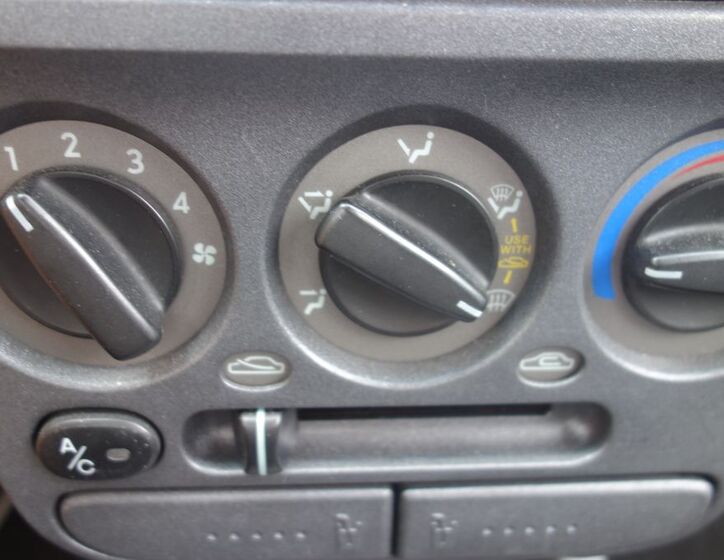 Hyundai Accent 27