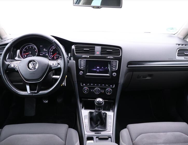 Volkswagen Golf 23