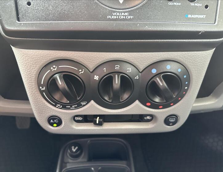 Subaru Justy 17