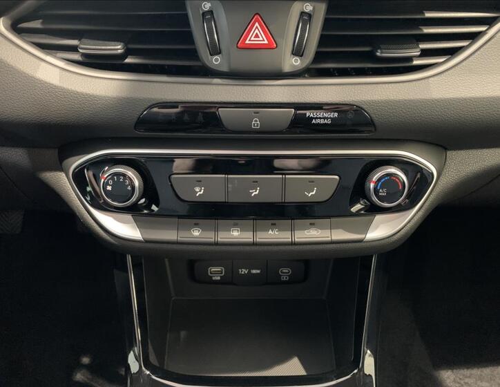 Hyundai i30 23
