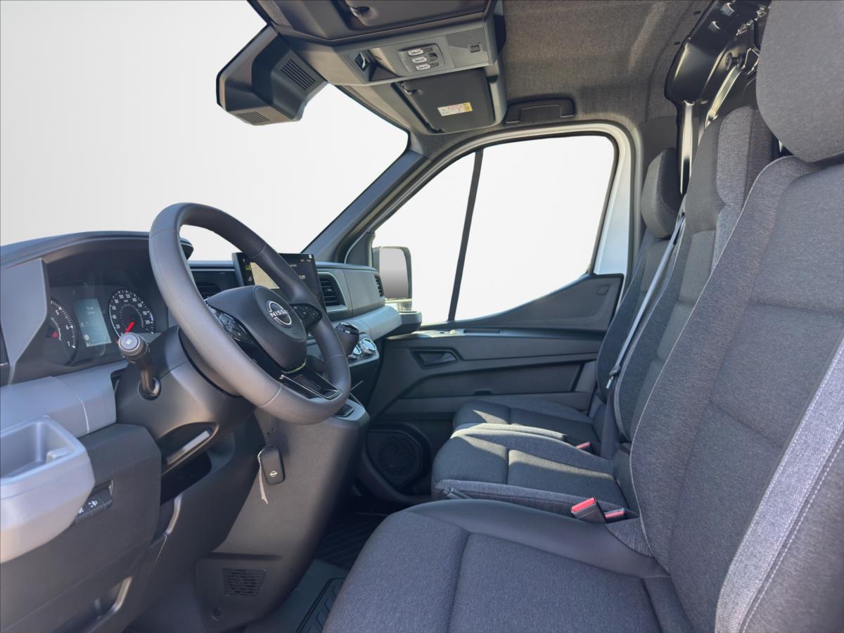 Nissan Interstar