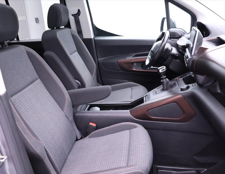 Peugeot Rifter 14