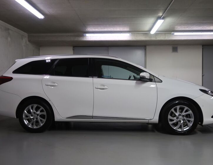 Toyota Auris 4