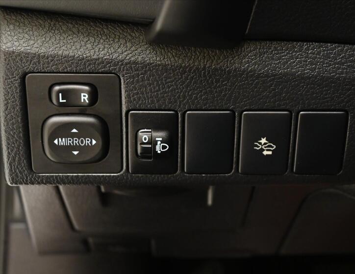 Toyota Auris 25