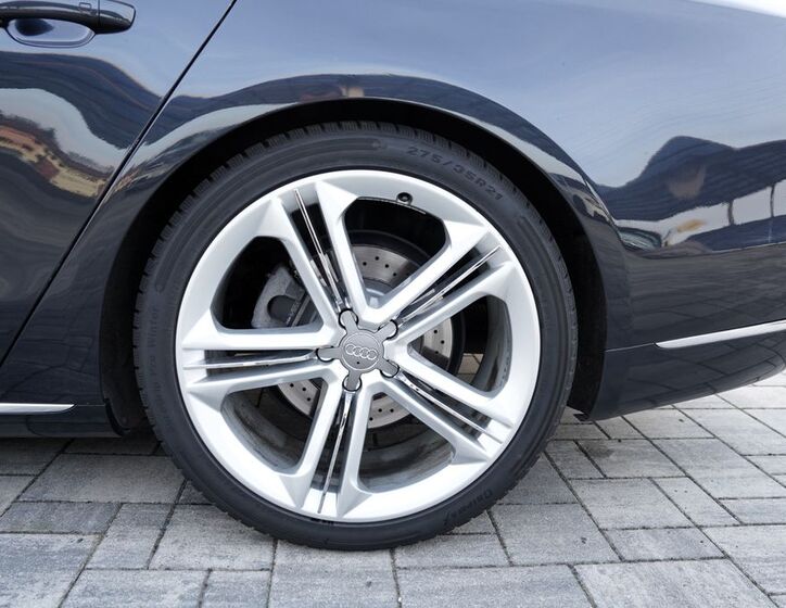 Audi A8 17