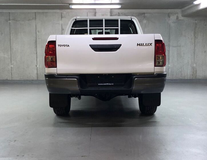 Toyota Hilux 6
