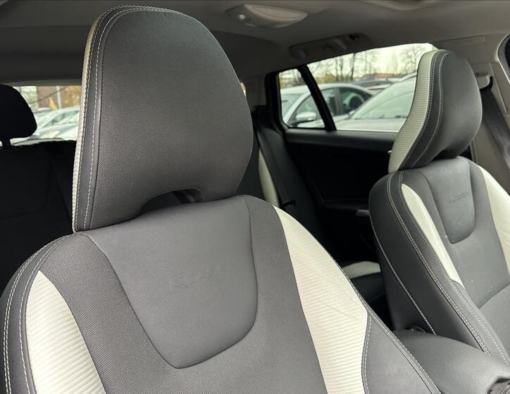 Volvo V60 26