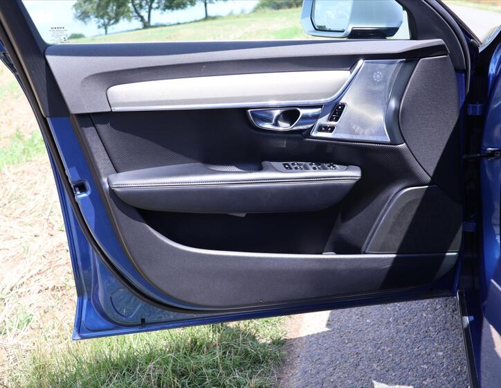 Volvo V90 11