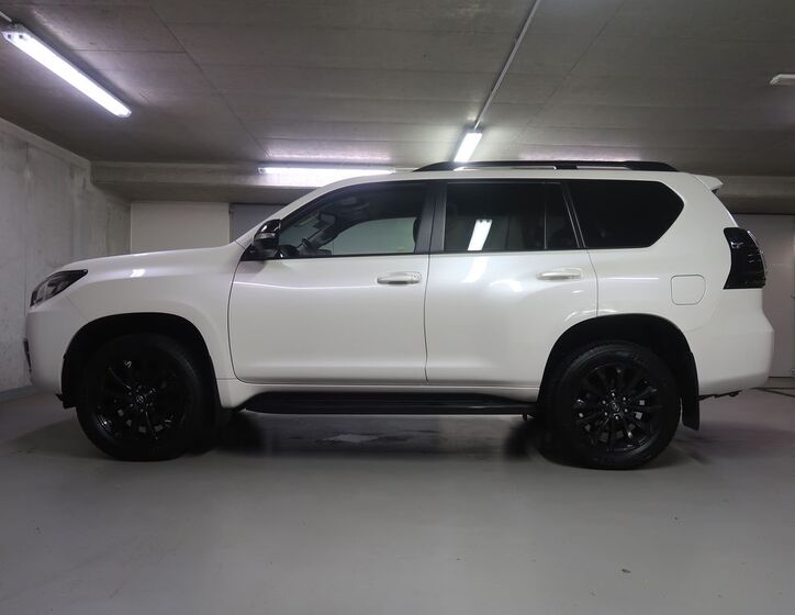 Toyota Land Cruiser 8