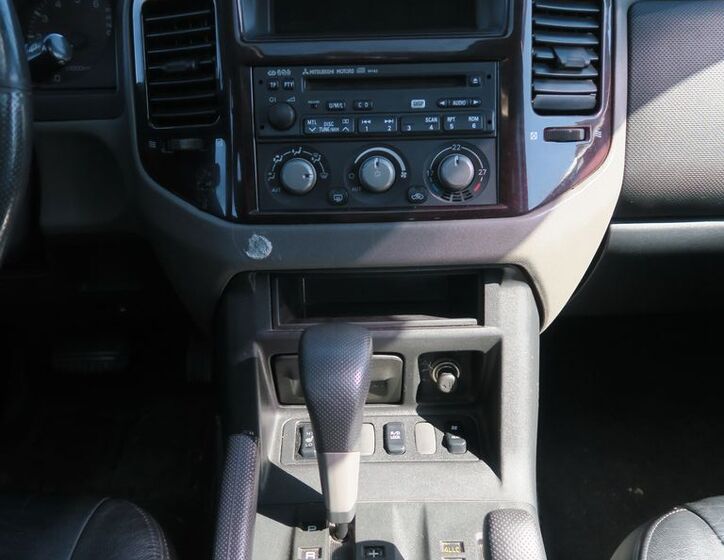 Mitsubishi Pajero 15