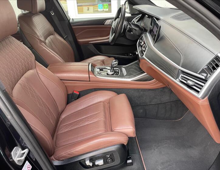 BMW X7 12