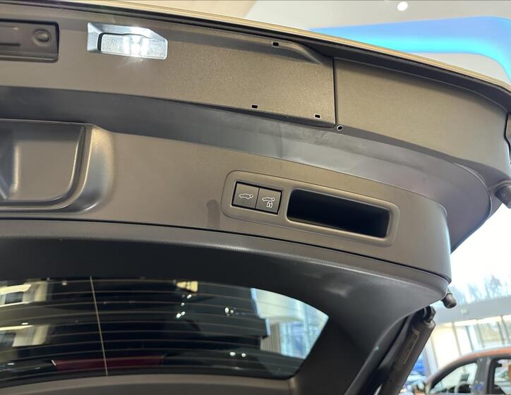 Lexus UX 250h 18