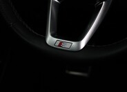 Audi Q8 24