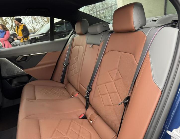 BMW i5 20