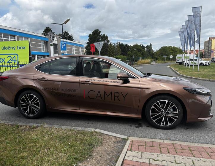 Toyota Camry 7
