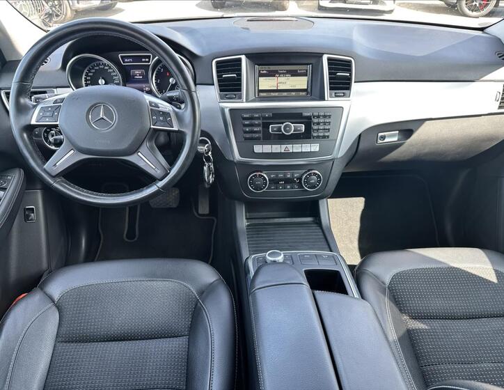 Mercedes-Benz Třídy M 9