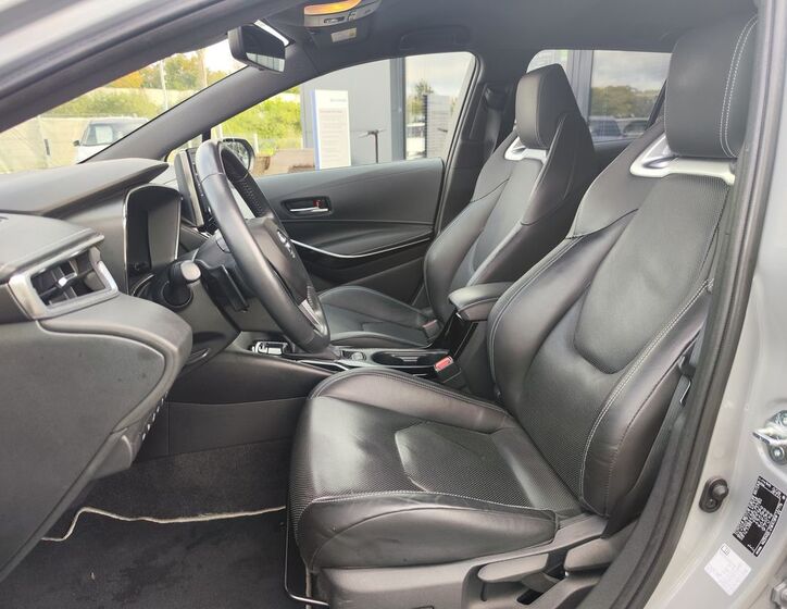 Toyota Corolla 16