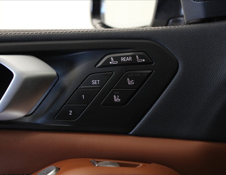 BMW X7 26