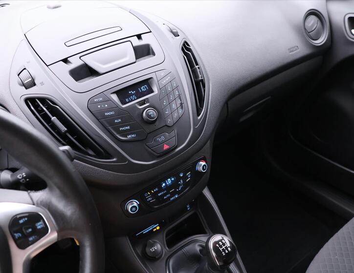 Ford Tourneo Courier 21