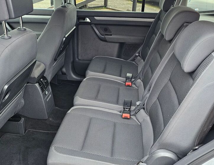Volkswagen Touran 8