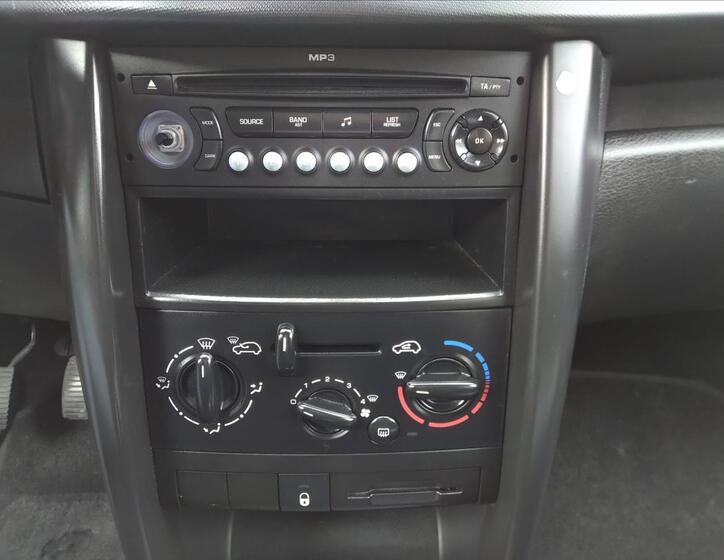 Peugeot 207 9