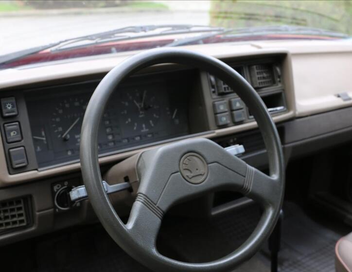 Škoda Favorit 14