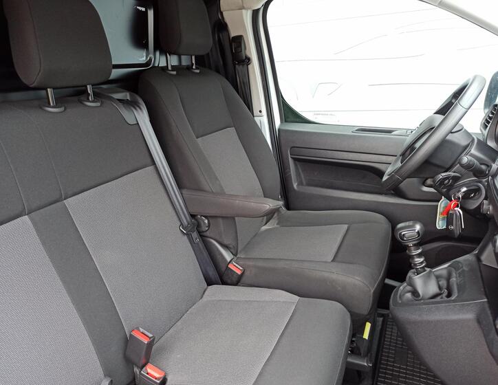 Opel Vivaro 16