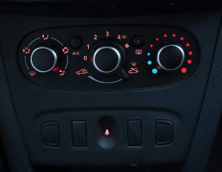 Dacia Sandero 25