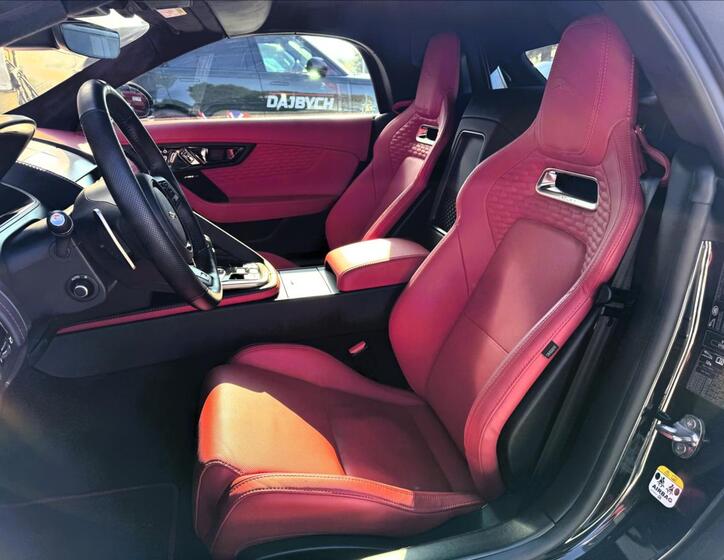 Jaguar F-Type 10